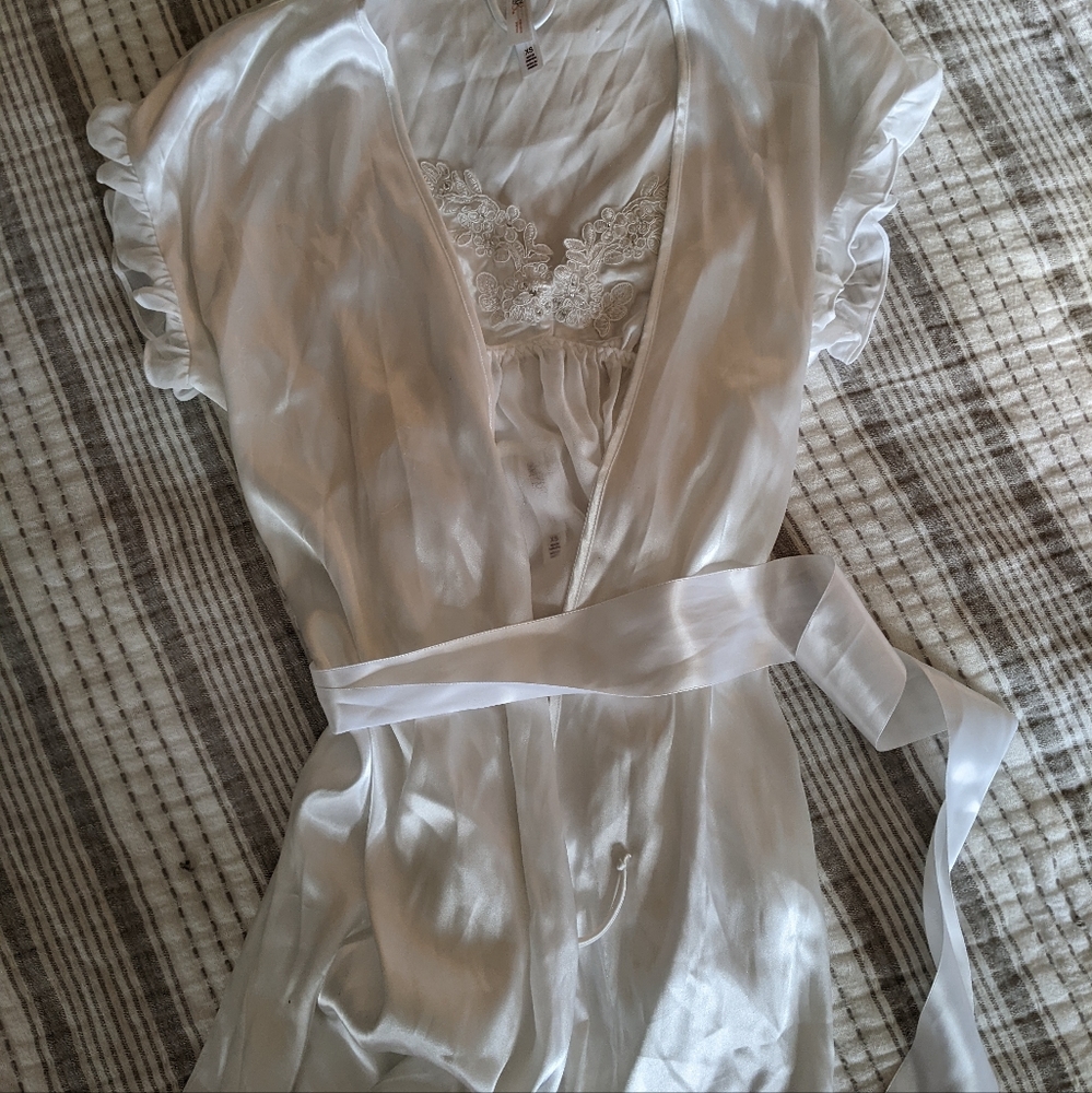 White nighty with robe - bridal lingerie